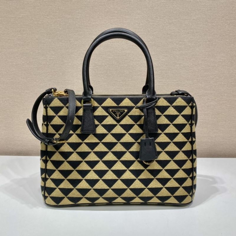 Pra*a shopping bags